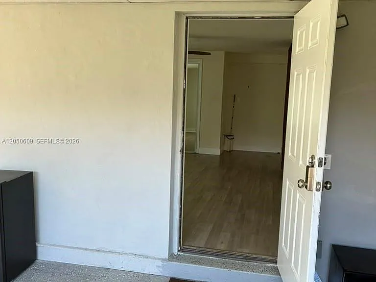 3700 NE 13th Ter #1 — Photo 3