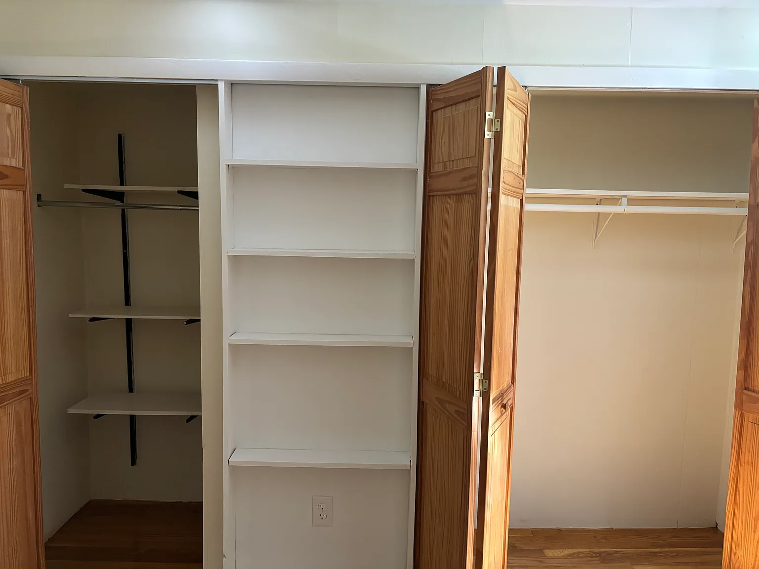 1 bed, 850 sqft, $2,200 — Photo 3