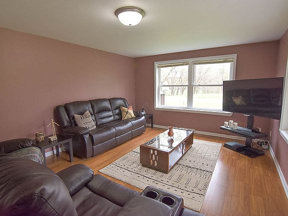 3rd image of 38902 N Drexel Blvd