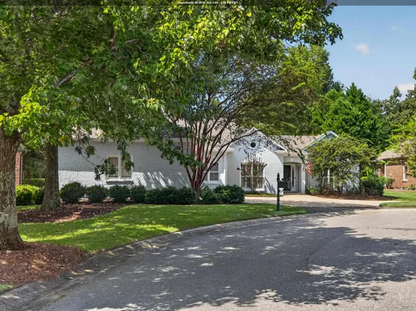 922 Caledonian Way, Vestavia, AL 35242