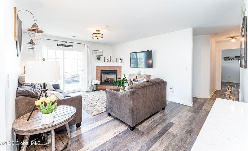 3rd image of 604 Cedar Run