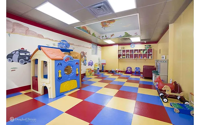 Sold by Douglas Elliman | media 16