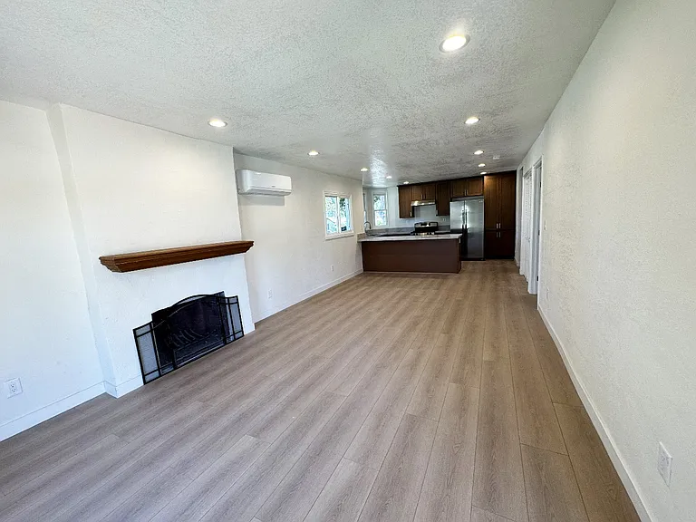 328 E Linda Vista Ave — Photo 10