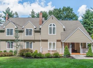 8 Frank Pl, Randolph, NJ 07869