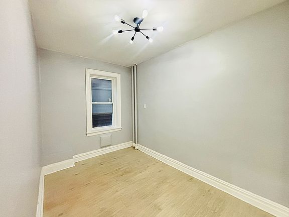 3rd image of 319 Summit Ave APT 4