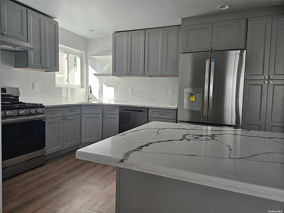 4th image of 11 Mohegan Ave Floor 1