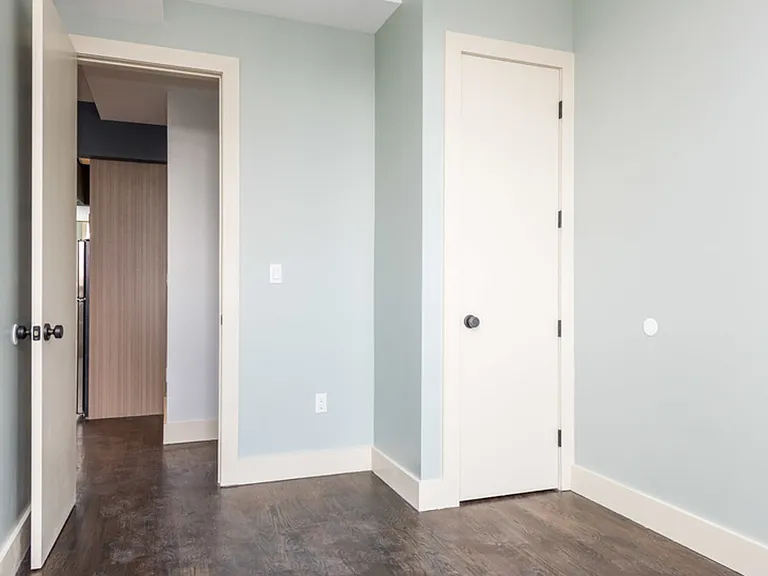 860 Macon St #5 — Photo 5