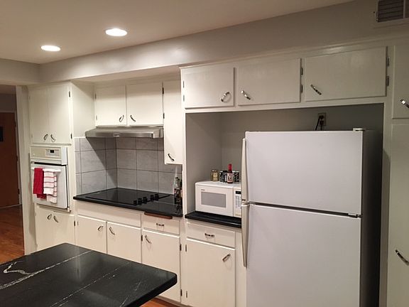 2nd image of 1620 E Manor Dr