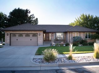294 W Jennings Ln, Centerville, UT 84014