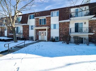 8873 Washington Colony Dr, Centerville, OH 45458