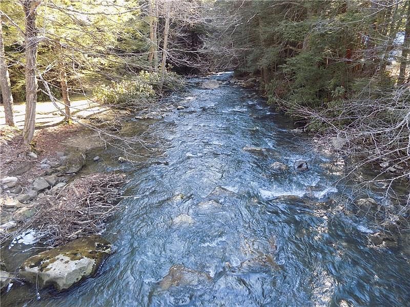 2nd image of 725 Canaan Church Rd