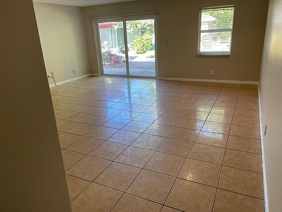 4th image of 911 S North St #911