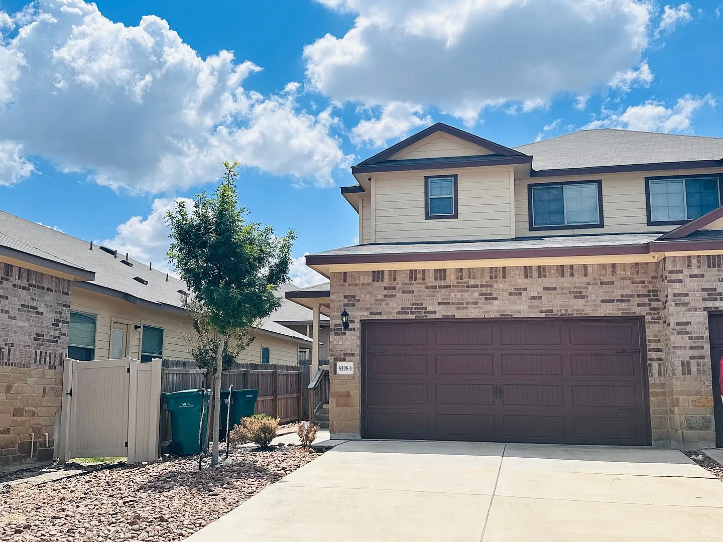 Beautiful 3/2.5 Townhome Minutes to Randolph AFB — Photo 1