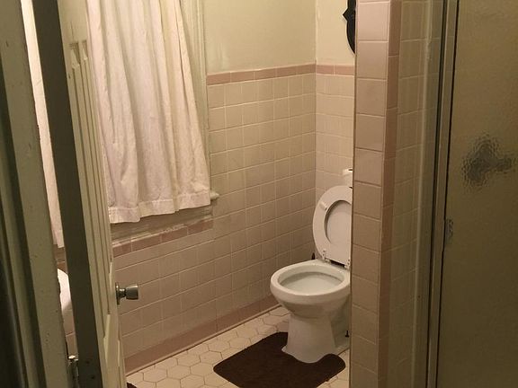 5th image of 210 W 27th St APT 5