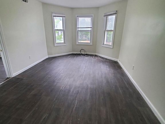 3rd image of 123 N 15th St Floor 3