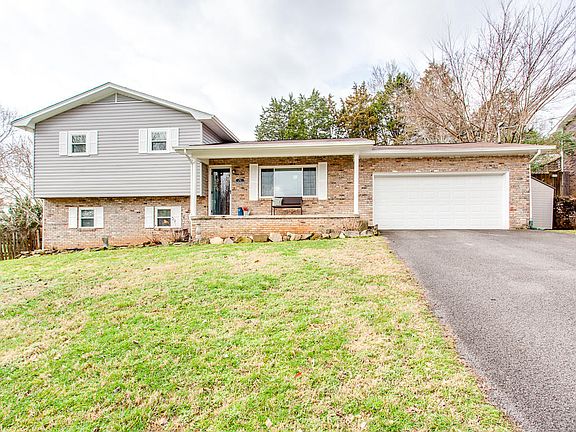 3rd image of 7521 Pinen Dr