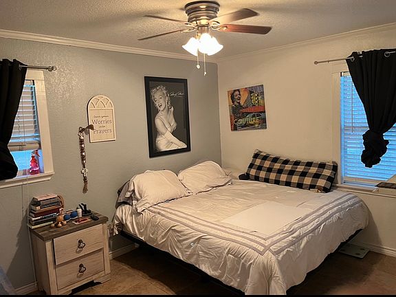 2nd image of 111 W Sabinal St