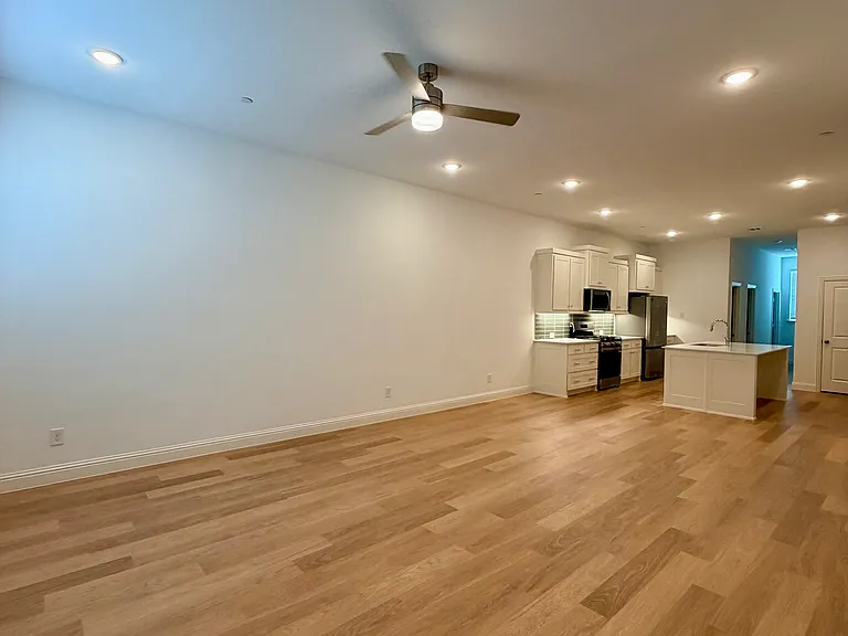 1020 Splitrock Dr — Photo 8