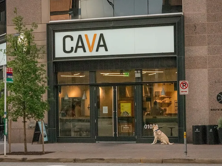 On-site retail and dining options