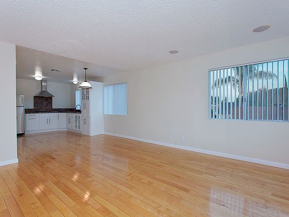 4th image of 1678 Corson St #2