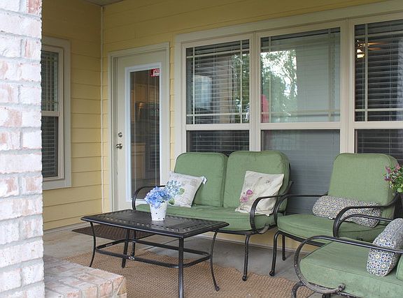 4th image of 4112 Maximillion Cir