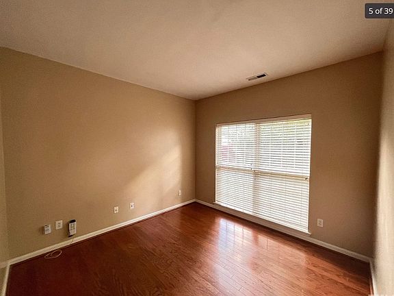 4th image of 103 Finsbury Fields Ct