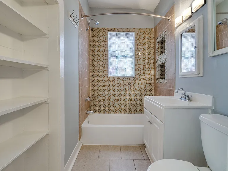 5211 Worth St #6 — Photo 6