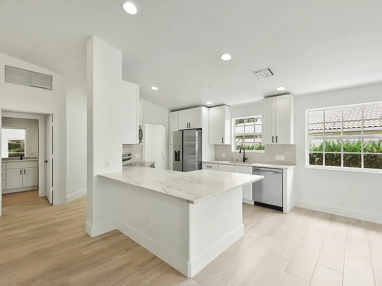 28050 Boccaccio Way — Photo 4