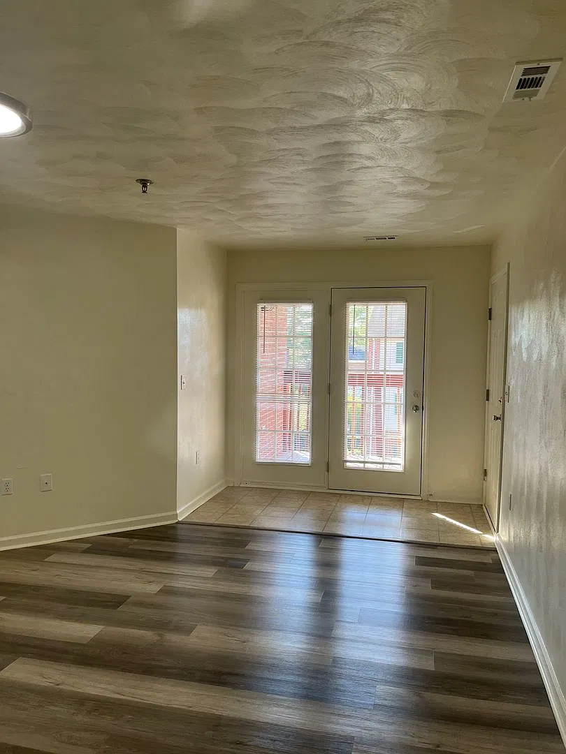 4 Bedroom 2 Bathroom Top Floor — Photo 4