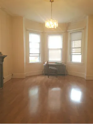 Rented by Eleni Moustakis LREB | media 5