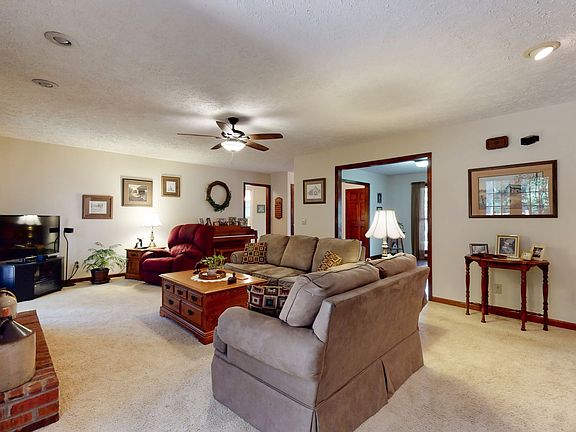 5th image of 5018 Willowbend Dr