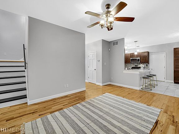 5th image of 2967 Carmel St