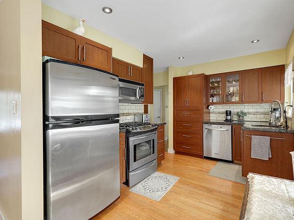 2nd image of 11230 Lansdowne Dr