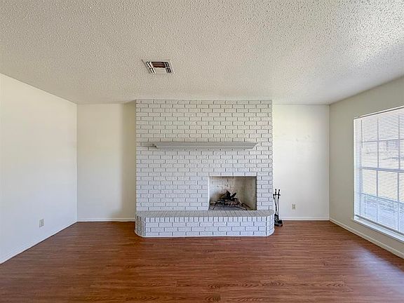 3rd image of 3705 Ivanhoe Dr