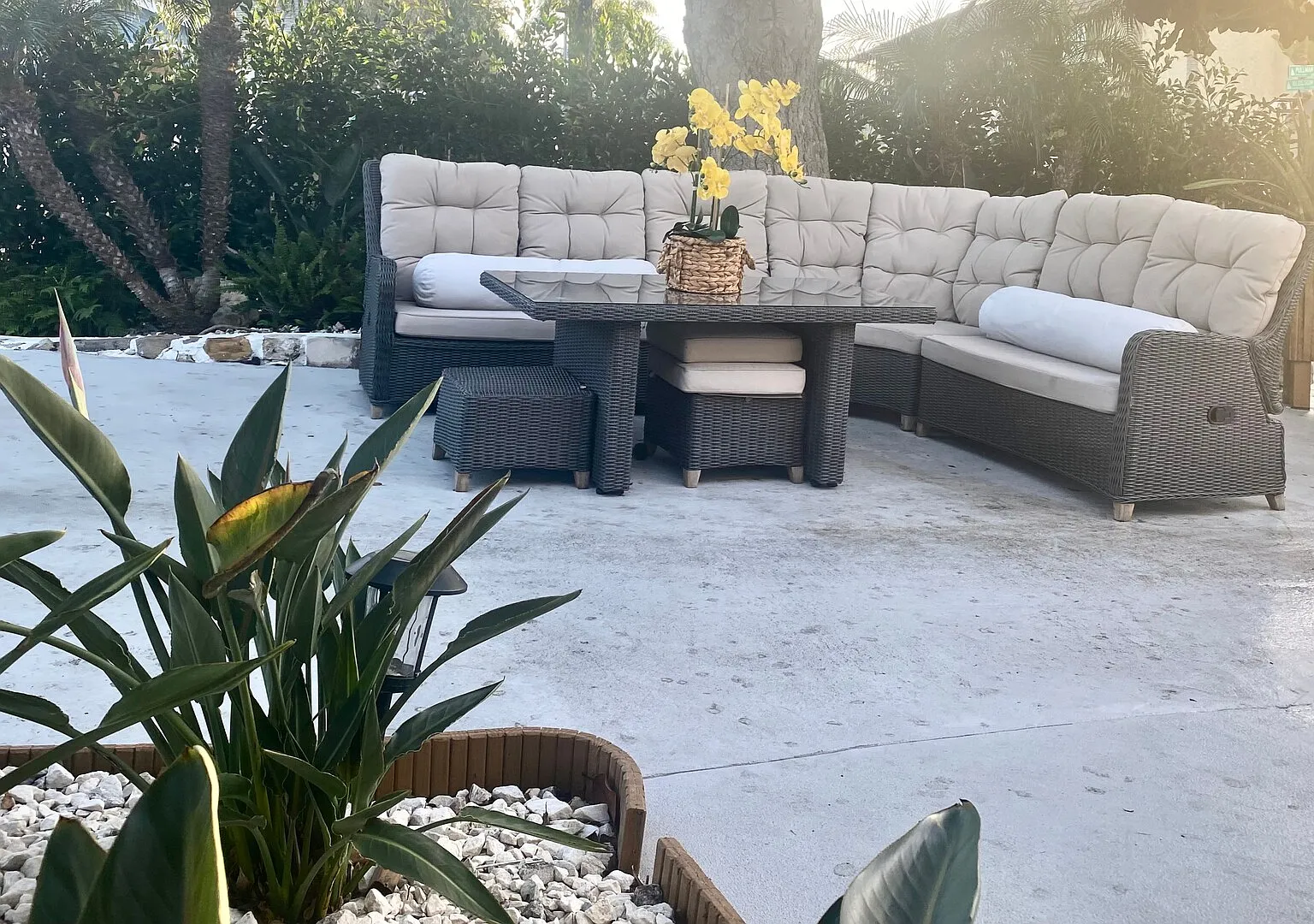 Luxury White Beach House — Photo 1