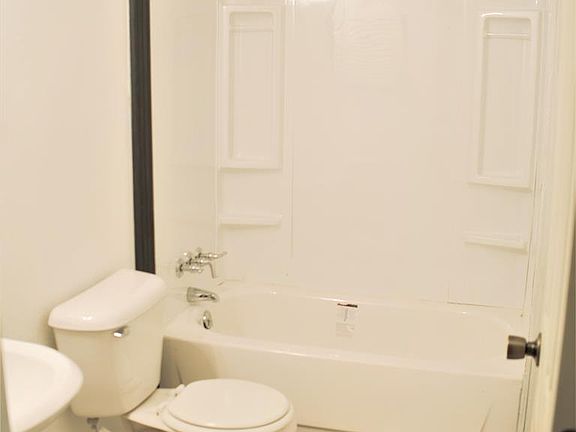 5th image of 432 Melody Ln