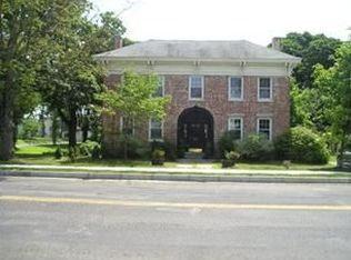 25 E Main St, West Brookfield, MA 01585