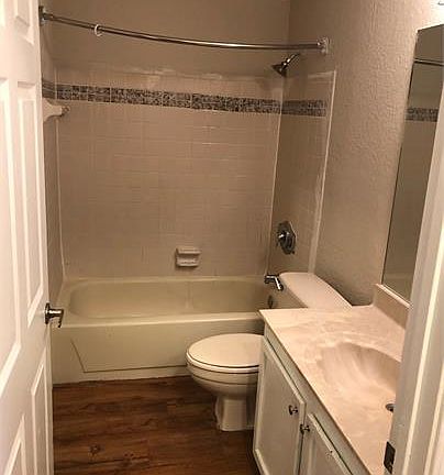4th image of 3983 Versailles Dr #1