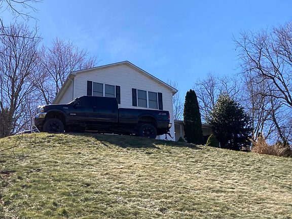 3rd image of 1604 W Commonwealth Dr