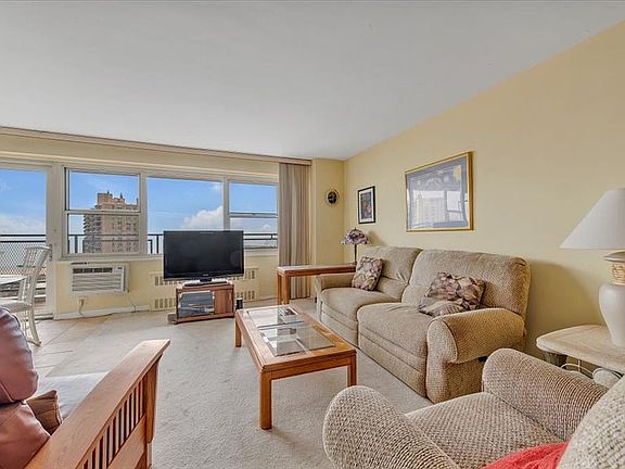 3rd image of 2940 W 5th St #19L