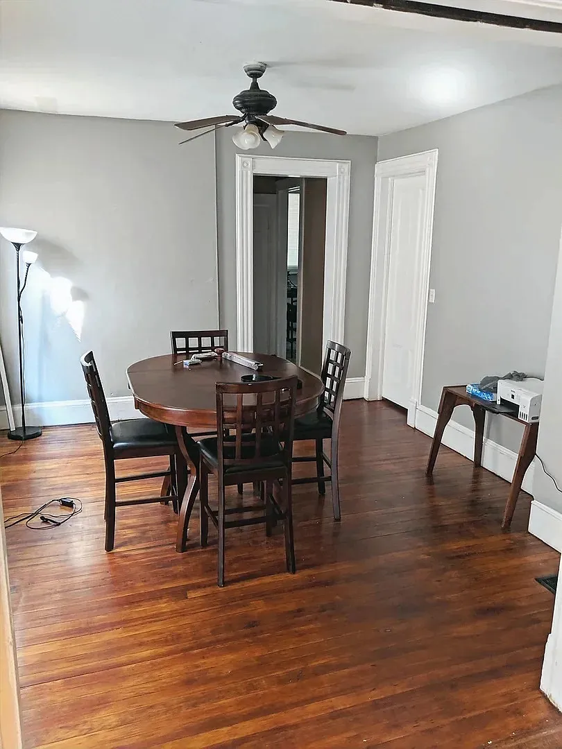 8 bed, 2105 sqft, $4,800 — Photo 2