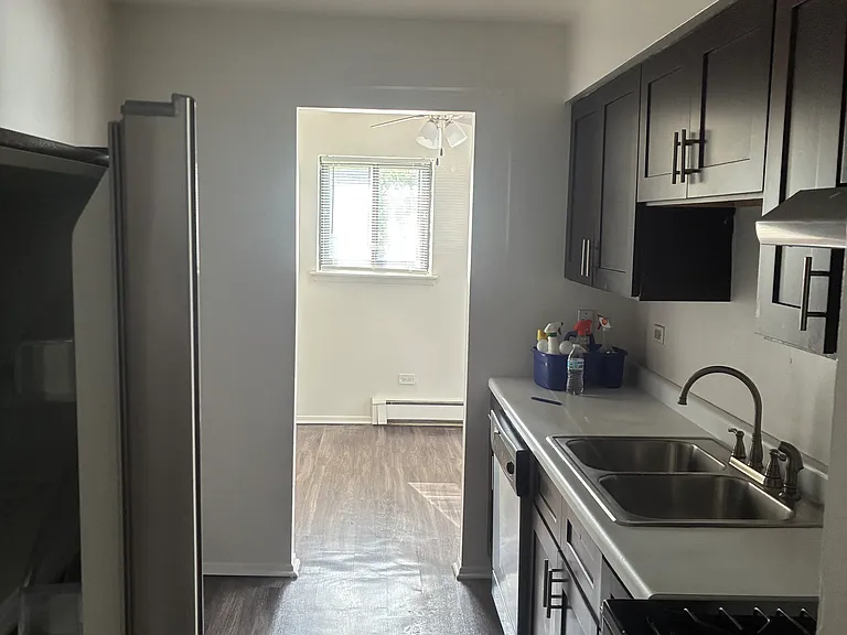 125 Surrey Dr #201 — Photo 1