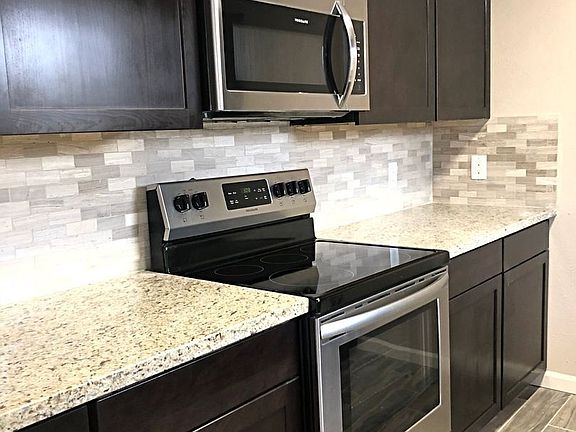 4th image of 6760 Greenwood Dr