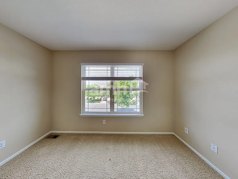 1556 S Catawba Cir — Photo 17