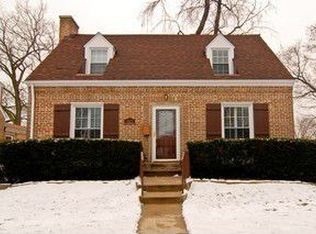 3825 W Estes Ave, Lincolnwood, IL 60712