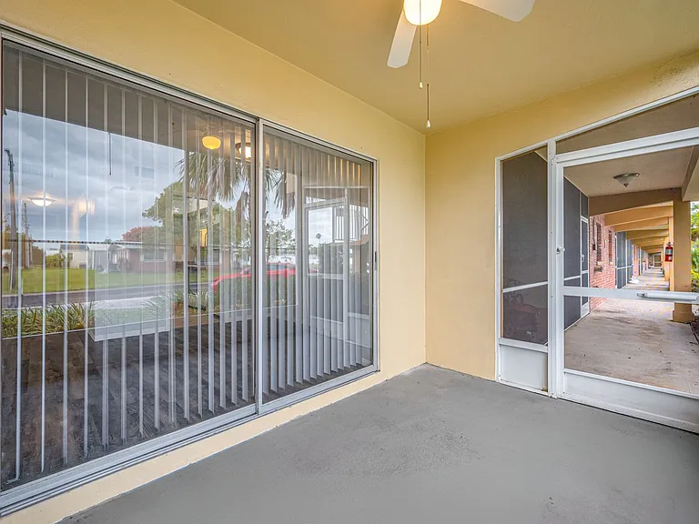 Lake Tarpon Apartments — Photo 35