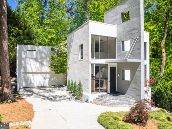 3911 Land O Lakes Dr NE, Atlanta, GA 30342