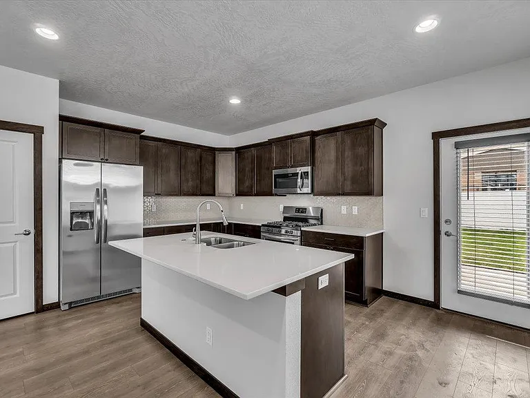 2905 N Corvus St — Photo 10