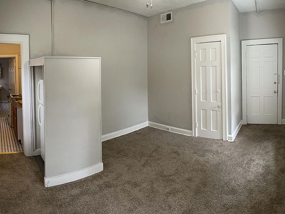 5th image of 271 Kalmia Ave #3