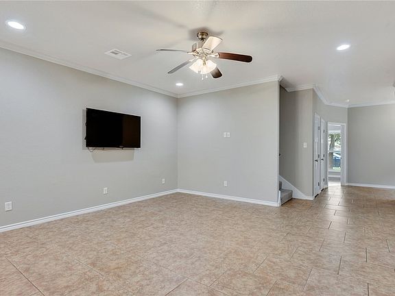 4th image of 3116 Claremont Dr